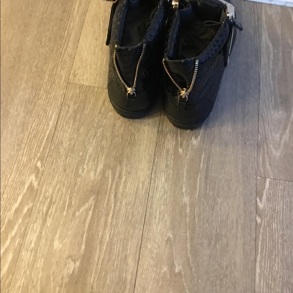 Giuseppe Zanotti Embossed leather Ankle Shoes Size 42 European. $800 - Picture 7 of 13